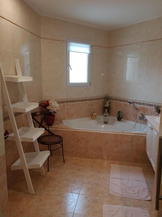 Au Doux Repos Bed & Breakfast Lucbardez-et-Bargues Bagian luar foto
