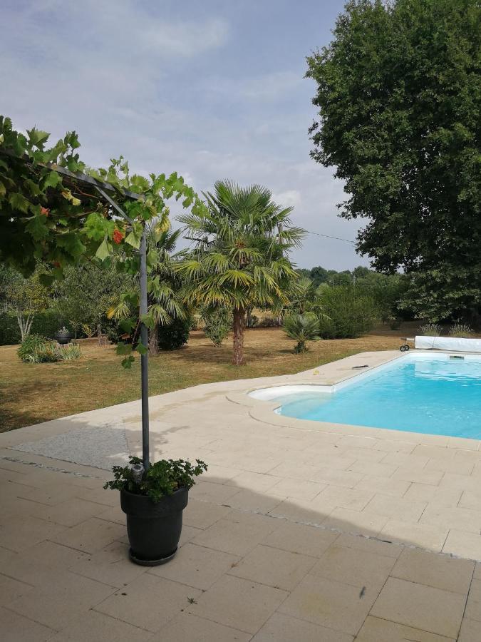 Au Doux Repos Bed & Breakfast Lucbardez-et-Bargues Bagian luar foto