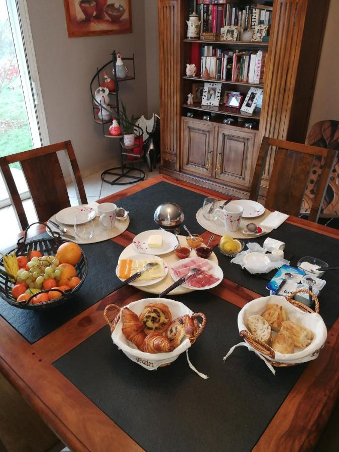 Au Doux Repos Bed & Breakfast Lucbardez-et-Bargues Bagian luar foto