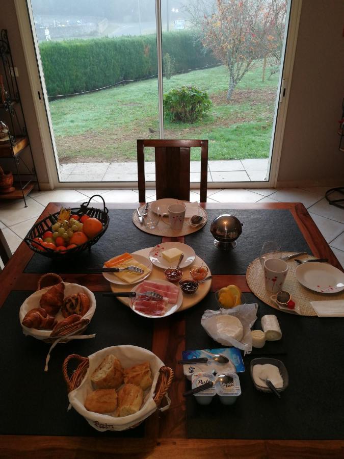 Au Doux Repos Bed & Breakfast Lucbardez-et-Bargues Bagian luar foto