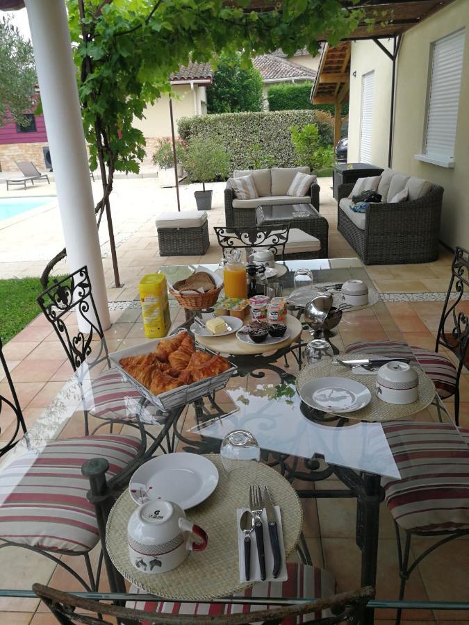 Au Doux Repos Bed & Breakfast Lucbardez-et-Bargues Bagian luar foto